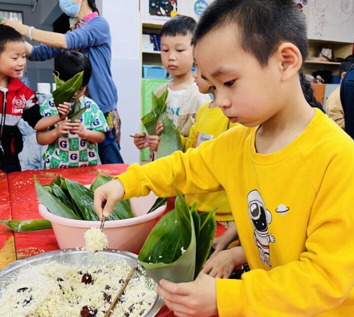 “浓情端午 粽香情深”幼儿园开展多彩活动迎“端午”