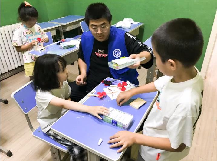 “小小科学家”团队带课进新疆，让科学的种子植入“童”心