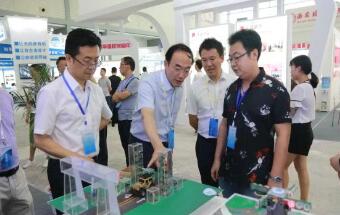 探索创新建设模式 打造“双师型”教师队伍