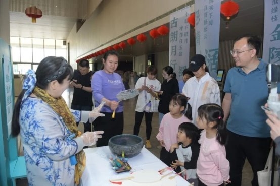 “梦回大唐·邂逅诗仙”诗词主题活动成功举办