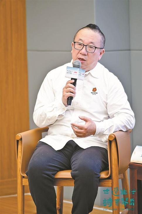 作家、诗人王山：诗歌要走在AI的前面