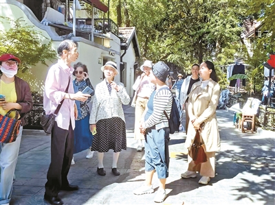 在阅读中感悟 于行走间成长
