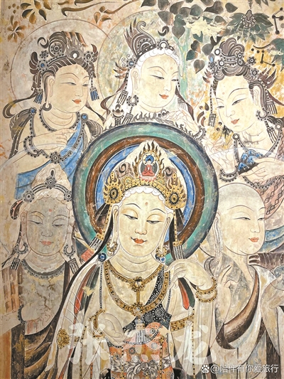唐代造像三层下巴的奥秘