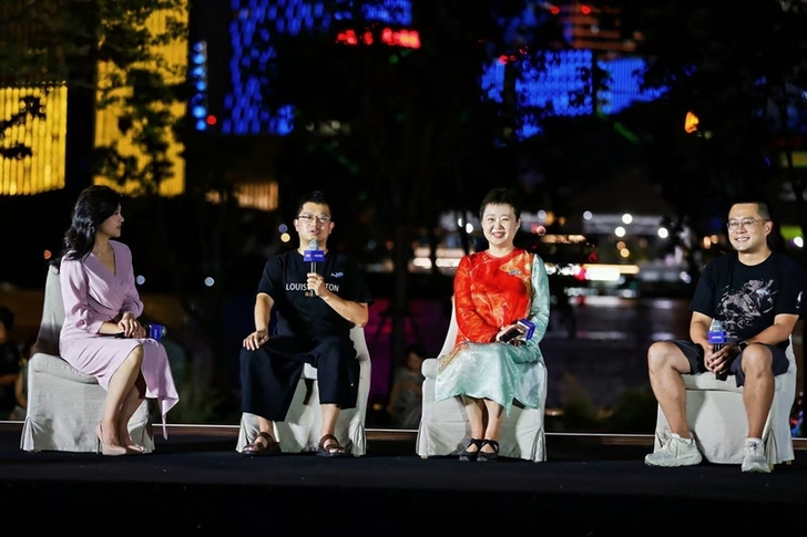 星空下的文学之夜 周晓枫、马伯庸、张玮畅谈文学与人生