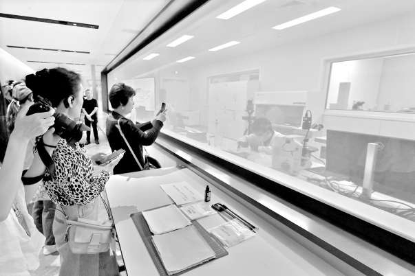 博物馆藏着可视化“文物医院”