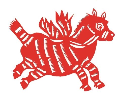 巧手剪出天“马”行空