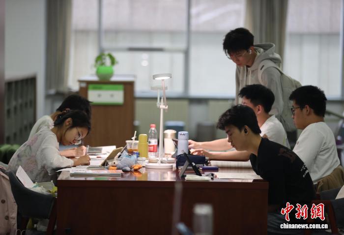 算法时代,如何让阅读更加深入?