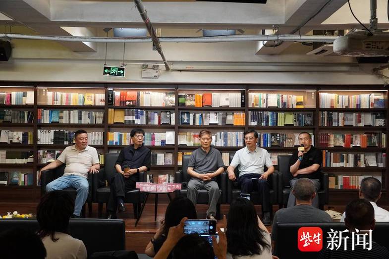 王干：一个“在场”的批评家，与四十年的文学现场
