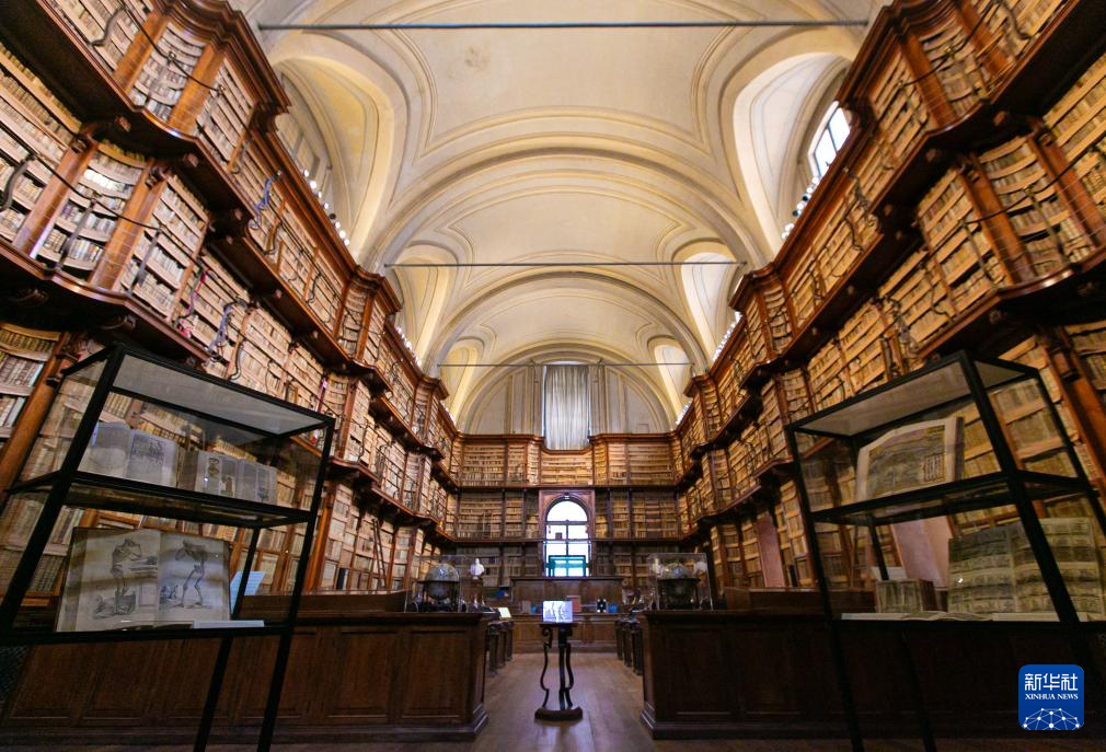 罗马：徜徉古老图书馆