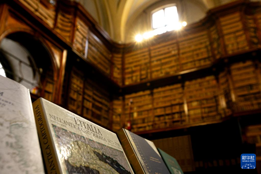 罗马：徜徉古老图书馆