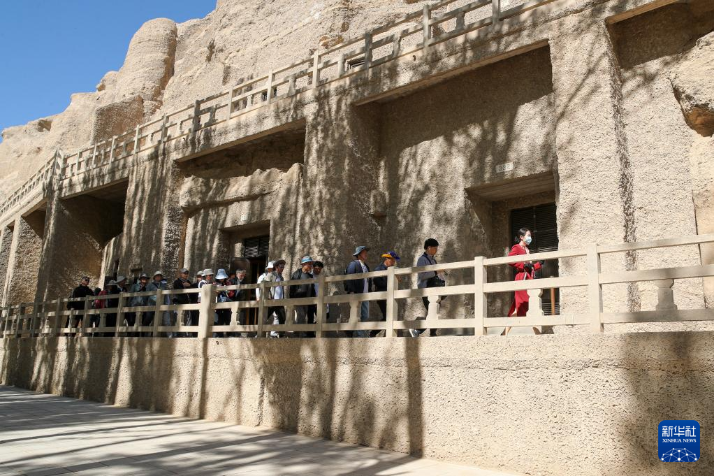 敦煌夏季旅游持续升温