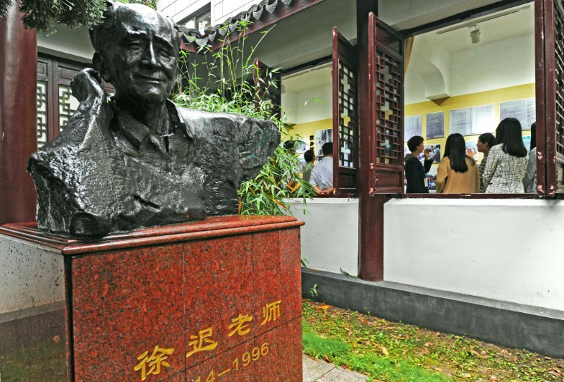 文化新观察|AI时代，为何我们仍需“脚沾泥土”的报告文学？