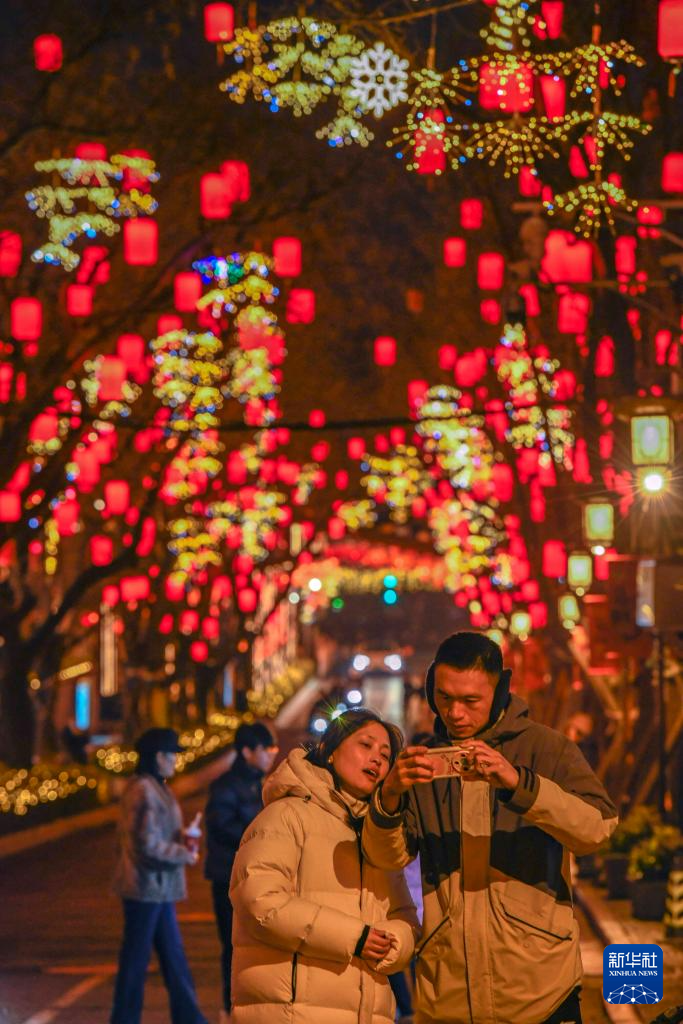 多彩活动迎接元宵节
