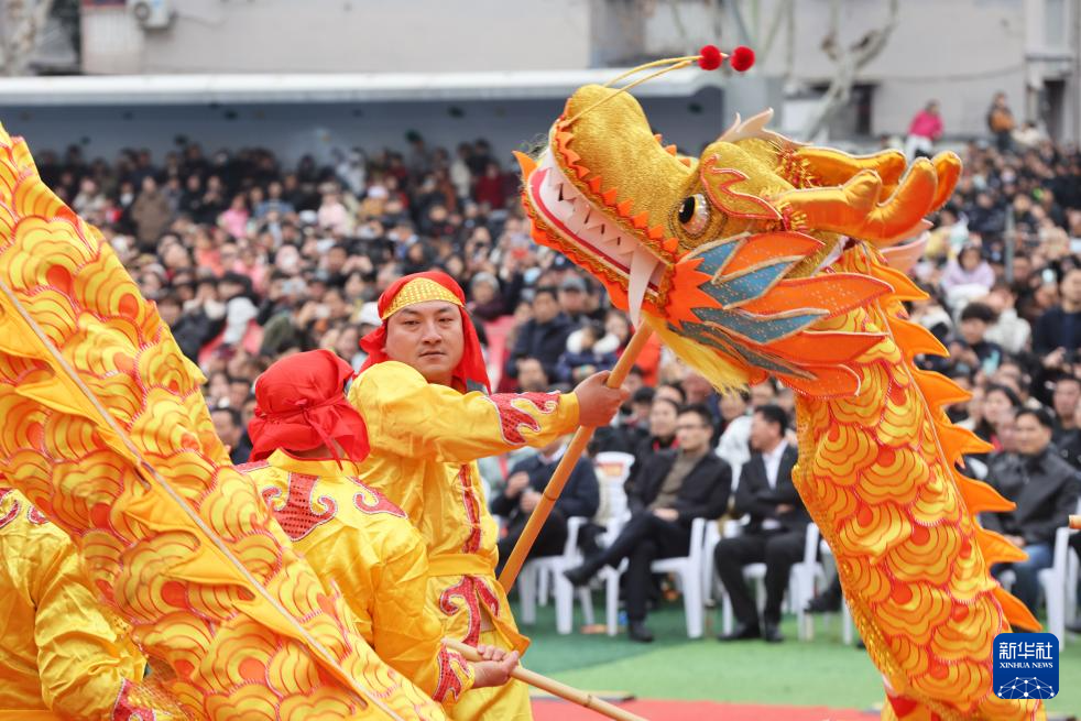 多彩活动迎接元宵节