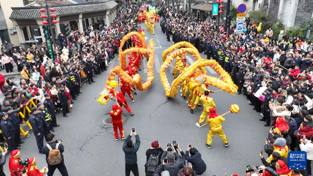 多彩活动迎接元宵节