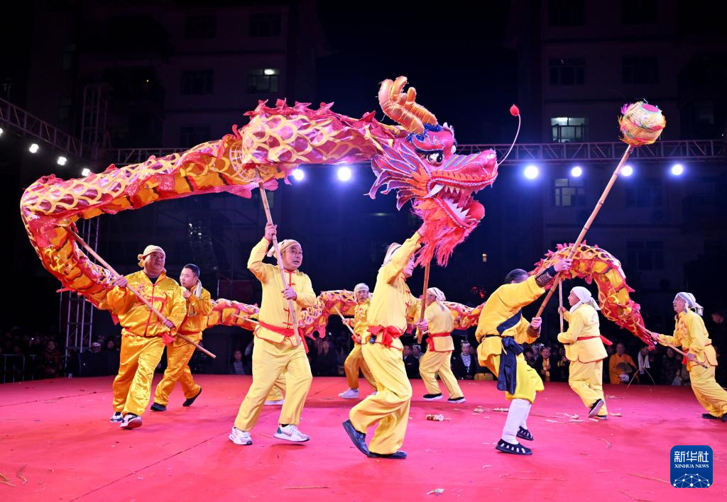 多彩活动迎接元宵节