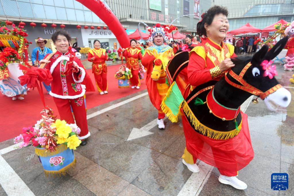 多彩活动迎接元宵节