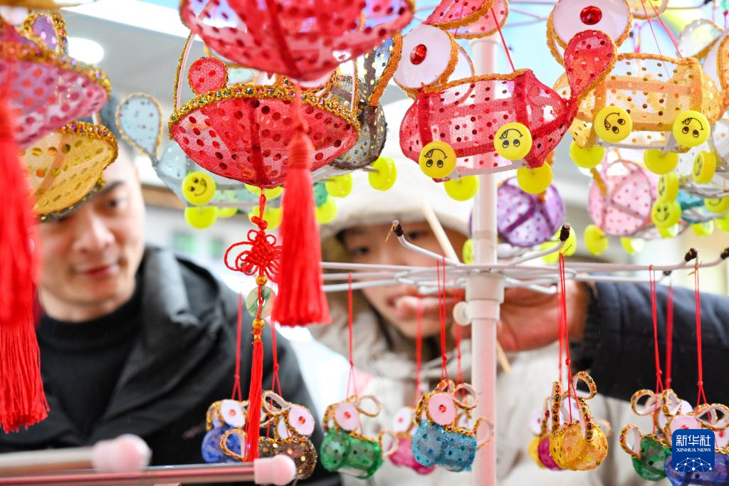 多彩活动迎接元宵节