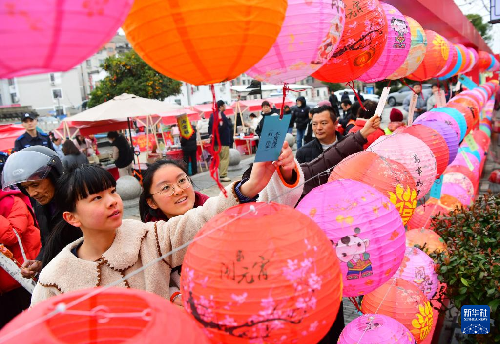 多彩活动迎接元宵节