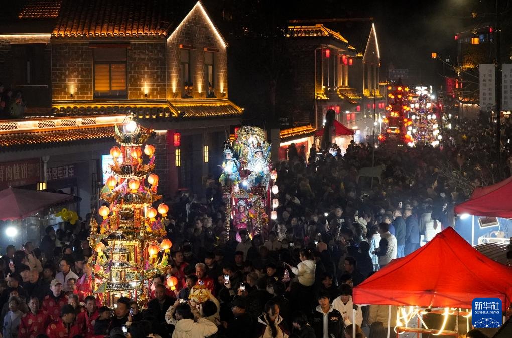 多彩活动迎接元宵节