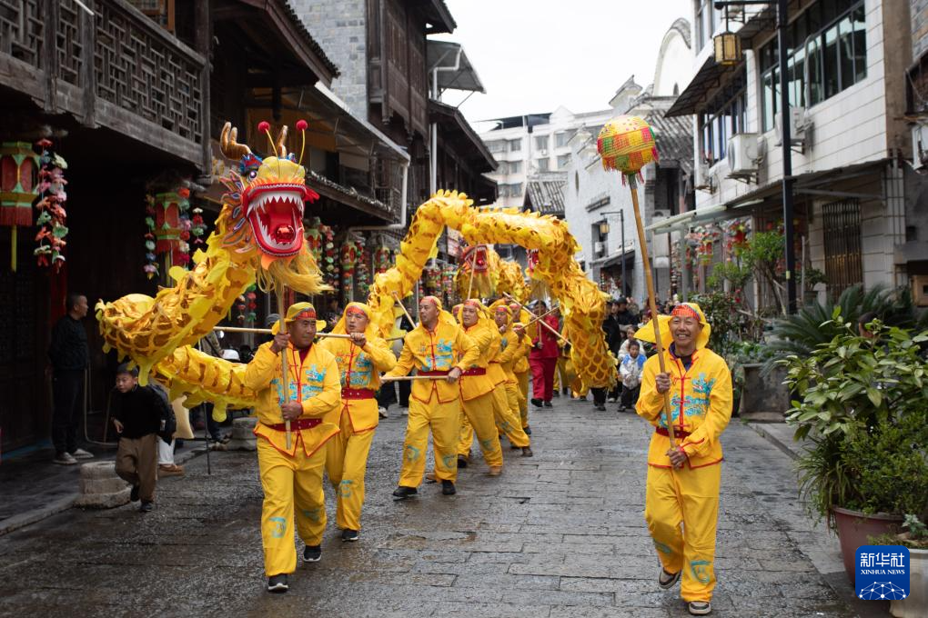 多彩活动迎接元宵节