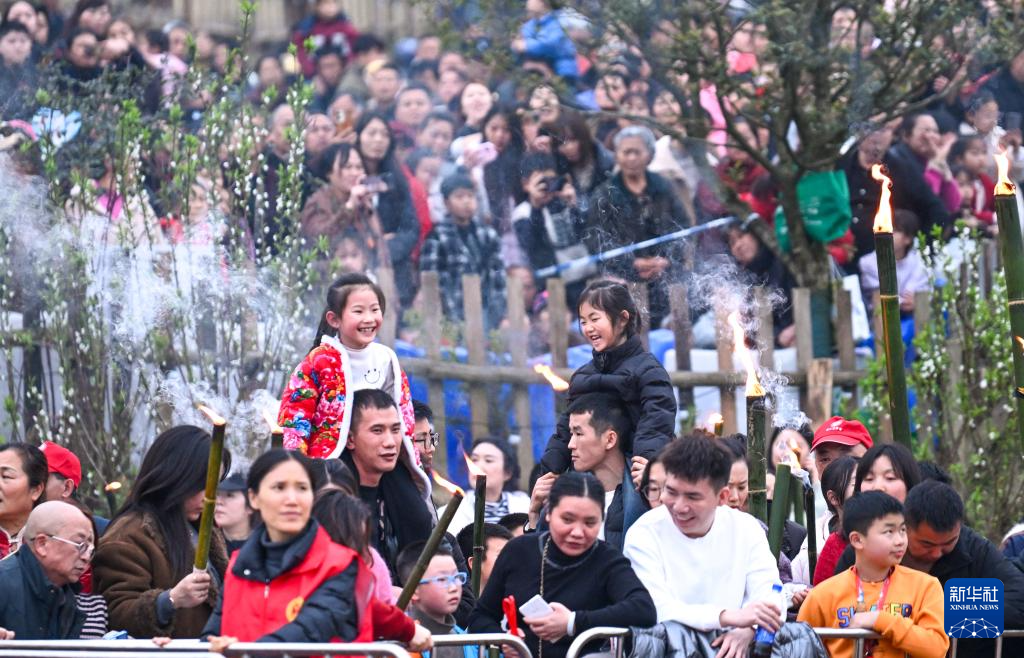重庆璧山:千年火把节 点亮乡村新春